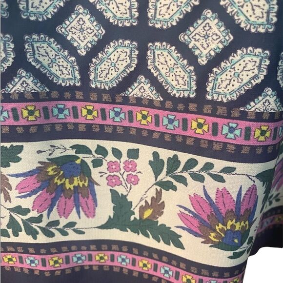 Whisper patterned shirt sleeves button - Picture 5 of 13